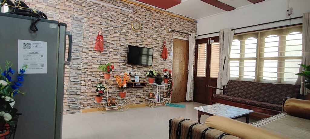 Living Room Picture-3