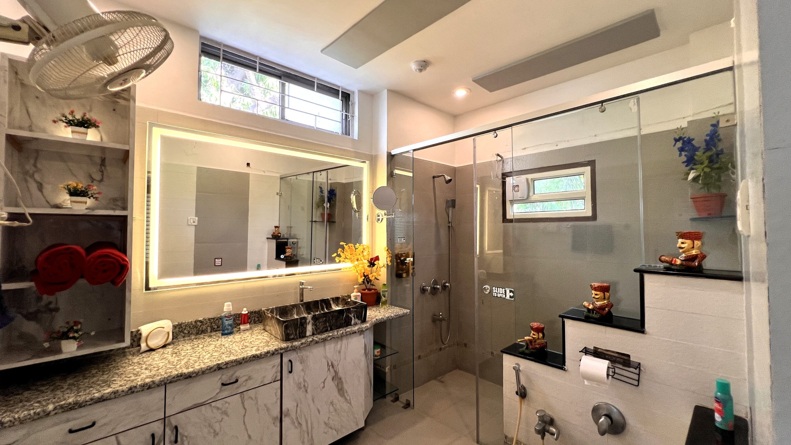 Luxurious Master Bathroom at Homeland Stay