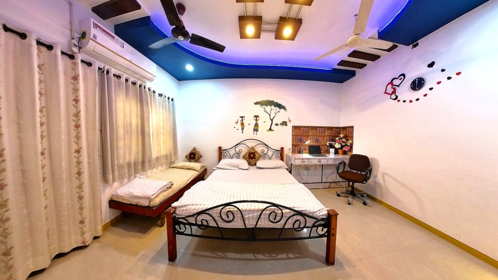 Master Suite Double Bed with clean white linens at Homeland Stay